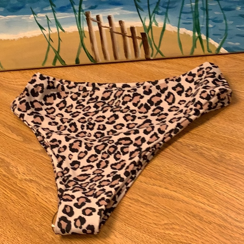 SHEIN Bikini bottom high waisted size Med leopard NWOT brown black pink